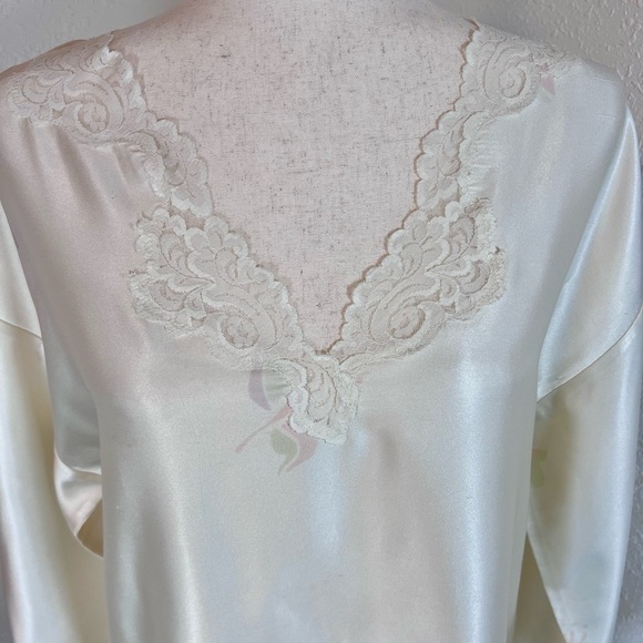 VNTG Bill Tice Satin Printed Lace Trimmed Long Sleeve Tunic Blouse - Picture 4 of 11